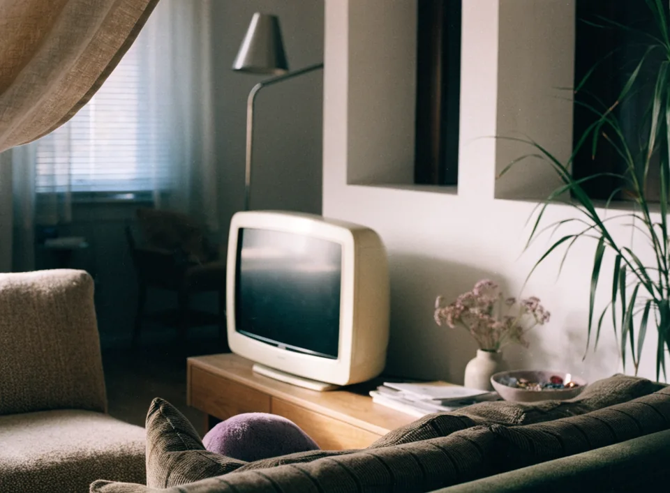 TV på 40 tommer: skjermmål og plass til ramme og fot